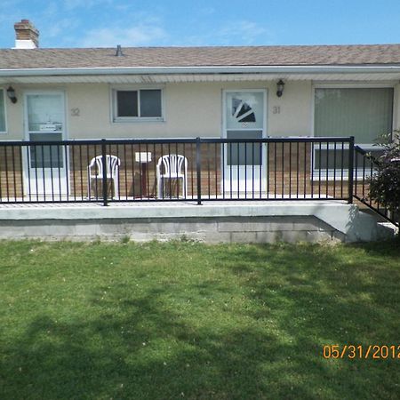 Sunparlor Motel Leamington Exterior photo