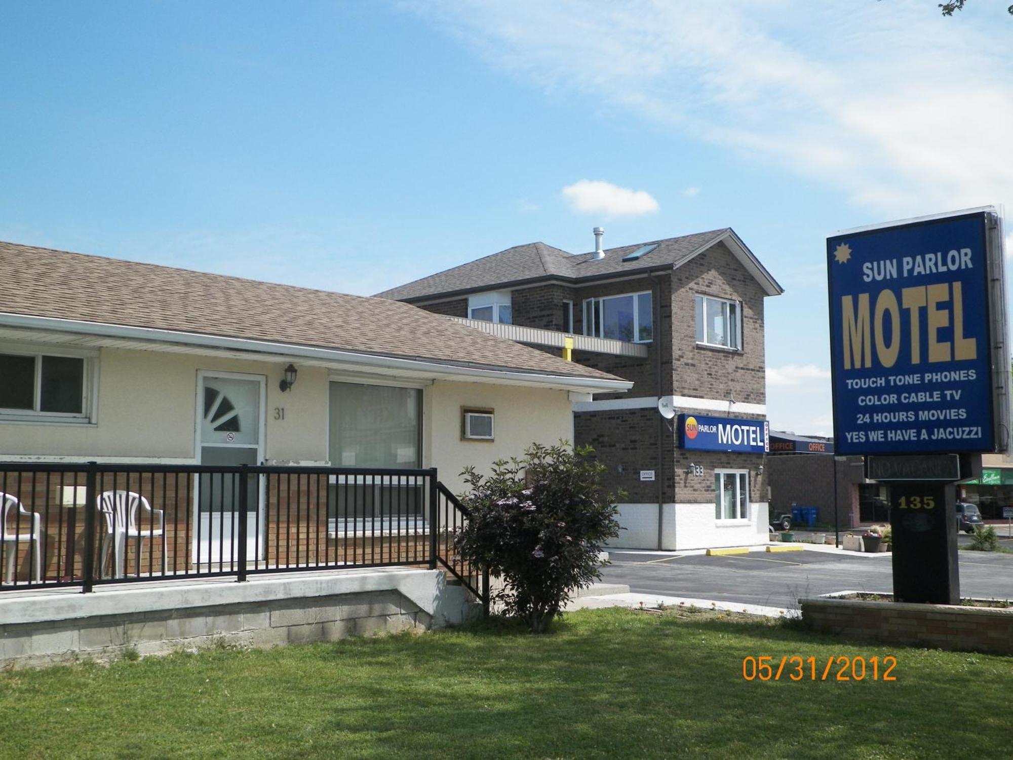 Sunparlor Motel Leamington Exterior photo